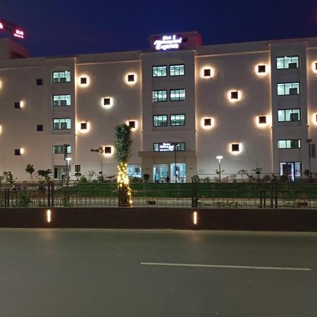 Hotel Ashray Inn Express Ahmedabad Exterior foto