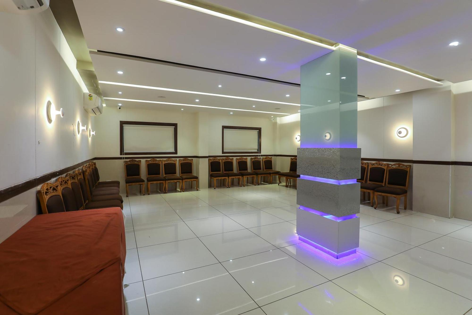 Hotel Ashray Inn Express Ahmedabad Exterior foto